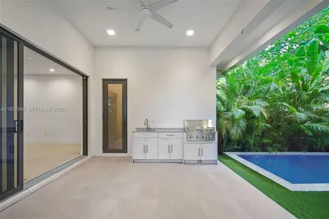 3063 Elizabeth Street Miami FL 33133