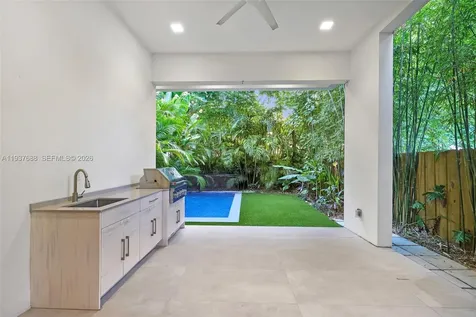 3063 Elizabeth Street Miami FL 33133