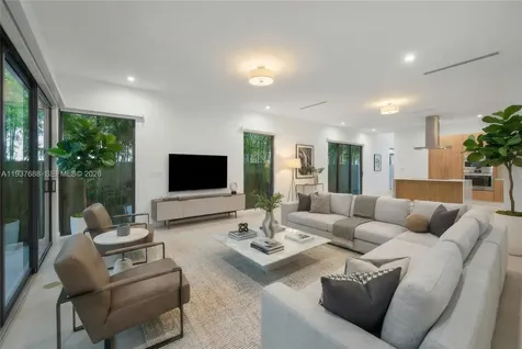3063 Elizabeth Street Miami FL 33133