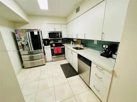 3600 Mystic Pointe Drive Aventura FL 33180
