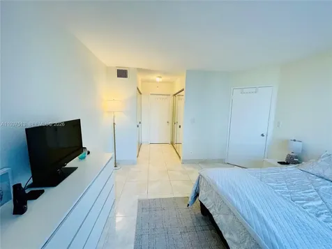 3600 Mystic Pointe Drive Aventura FL 33180