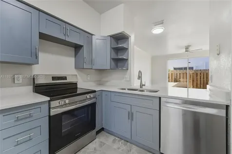 810 NE 212th Terrace Miami FL 33179