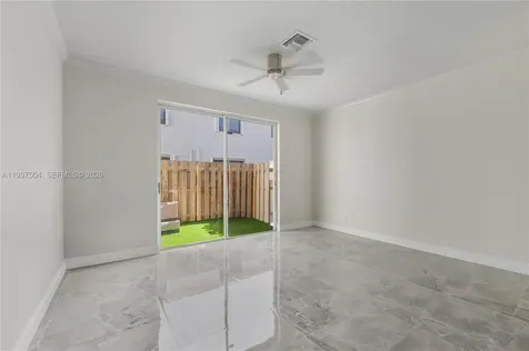 810 NE 212th Terrace Miami FL 33179