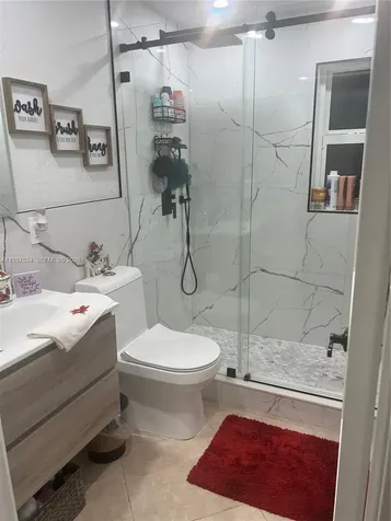 1461 E 9th Court Hialeah FL 33010