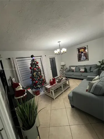 1461 E 9th Court Hialeah FL 33010