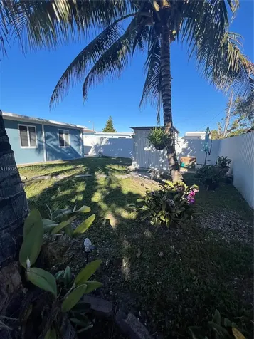 1461 E 9th Court Hialeah FL 33010