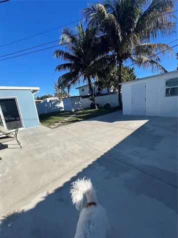 1461 E 9th Court Hialeah FL 33010