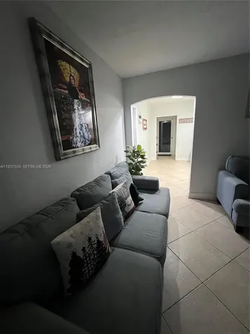 1461 E 9th Court Hialeah FL 33010