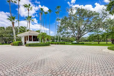 7102 Geminata Oak Court Palm Beach Gardens FL 33410