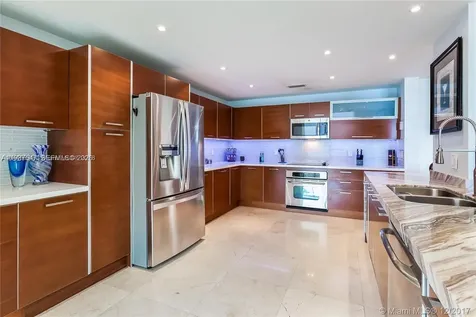 3330 NE 190th Street Aventura FL 33180