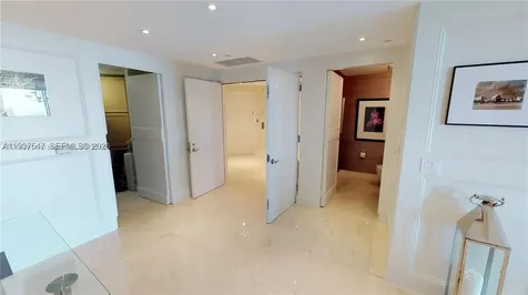 3330 NE 190th Street Aventura FL 33180