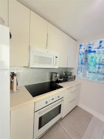 5900 Collins Avenue Miami Beach FL 33140