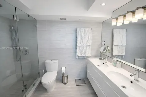 5900 Collins Avenue Miami Beach FL 33140