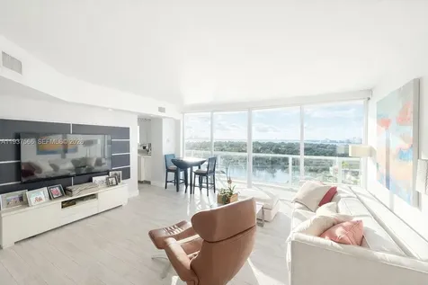 5900 Collins Avenue Miami Beach FL 33140