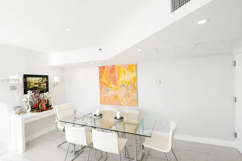 5900 Collins Avenue Miami Beach FL 33140