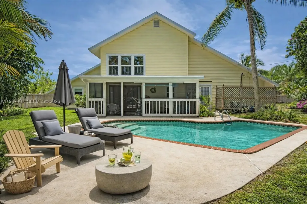 8075 SE Palm Street Hobe Sound FL 33455