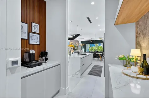 609 NE 8th Avenue Fort Lauderdale FL 33304