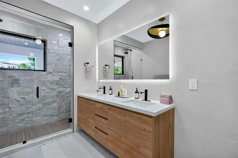 609 NE 8th Avenue Fort Lauderdale FL 33304