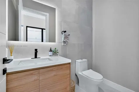 609 NE 8th Avenue Fort Lauderdale FL 33304