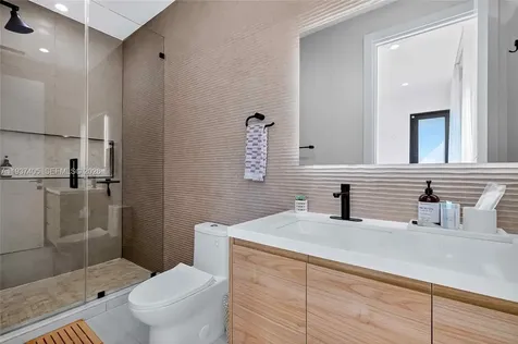 609 NE 8th Avenue Fort Lauderdale FL 33304