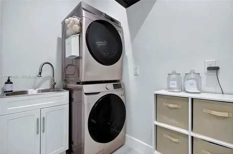 609 NE 8th Avenue Fort Lauderdale FL 33304