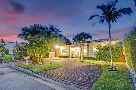 8843 Hawthorne Avenue Surfside FL 33154