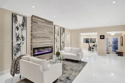 8843 Hawthorne Avenue Surfside FL 33154