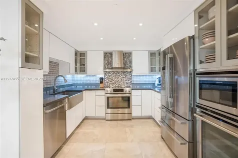 5225 Collins Avenue Miami Beach FL 33140