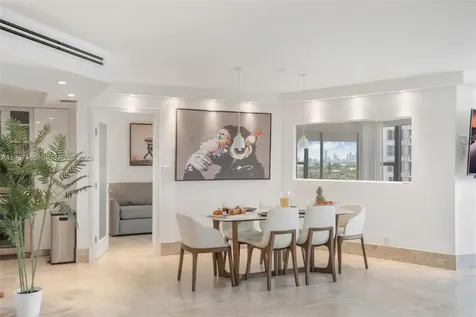 5225 Collins Avenue Miami Beach FL 33140