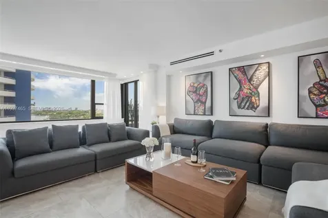 5225 Collins Avenue Miami Beach FL 33140
