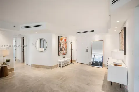 5225 Collins Avenue Miami Beach FL 33140