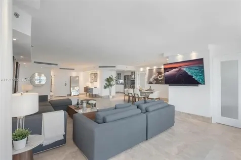 5225 Collins Avenue Miami Beach FL 33140