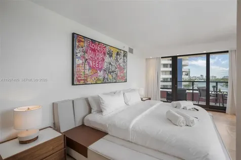 5225 Collins Avenue Miami Beach FL 33140
