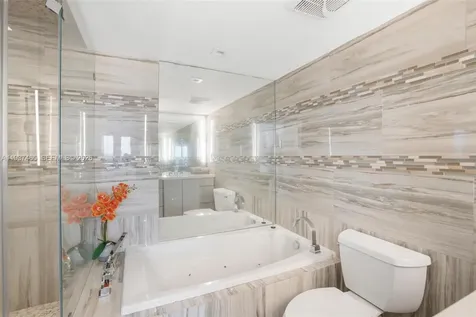 5225 Collins Avenue Miami Beach FL 33140