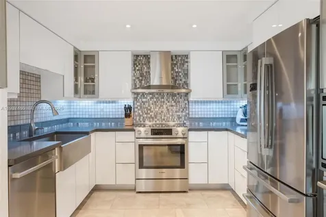 5225 Collins Avenue Miami Beach FL 33140