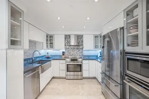 5225 Collins Avenue Miami Beach FL 33140
