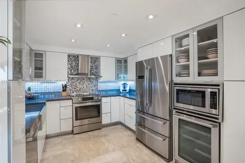 5225 Collins Avenue Miami Beach FL 33140