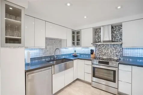 5225 Collins Avenue Miami Beach FL 33140