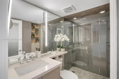 5225 Collins Avenue Miami Beach FL 33140