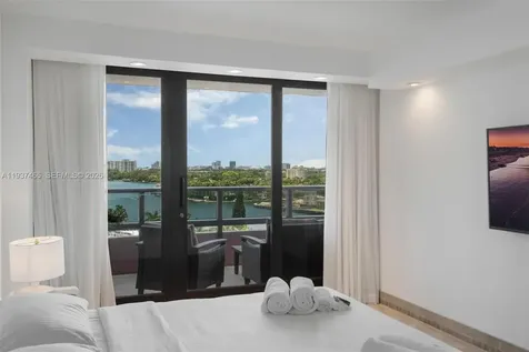 5225 Collins Avenue Miami Beach FL 33140