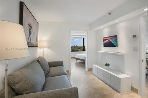 5225 Collins Avenue Miami Beach FL 33140