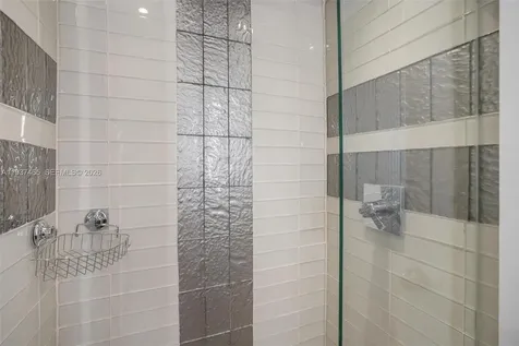 5225 Collins Avenue Miami Beach FL 33140