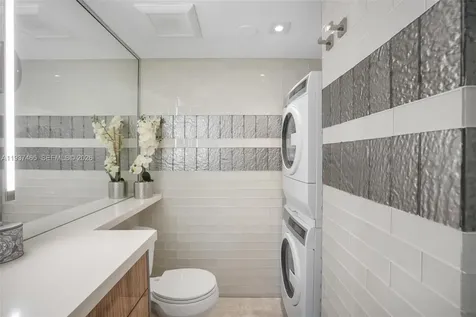 5225 Collins Avenue Miami Beach FL 33140