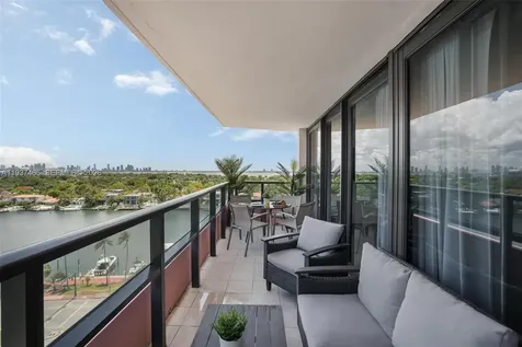5225 Collins Avenue Miami Beach FL 33140
