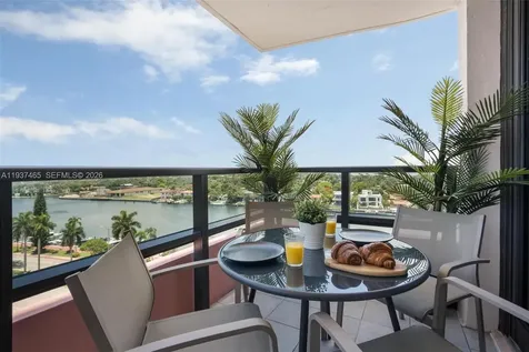 5225 Collins Avenue Miami Beach FL 33140