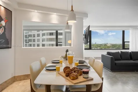 5225 Collins Avenue Miami Beach FL 33140