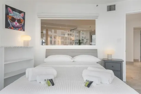 5225 Collins Avenue Miami Beach FL 33140