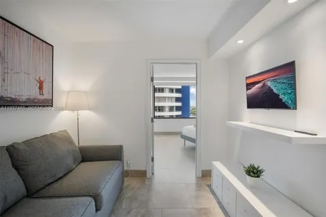 5225 Collins Avenue Miami Beach FL 33140