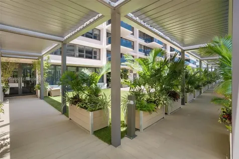 5225 Collins Avenue Miami Beach FL 33140