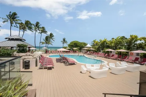 5225 Collins Avenue Miami Beach FL 33140